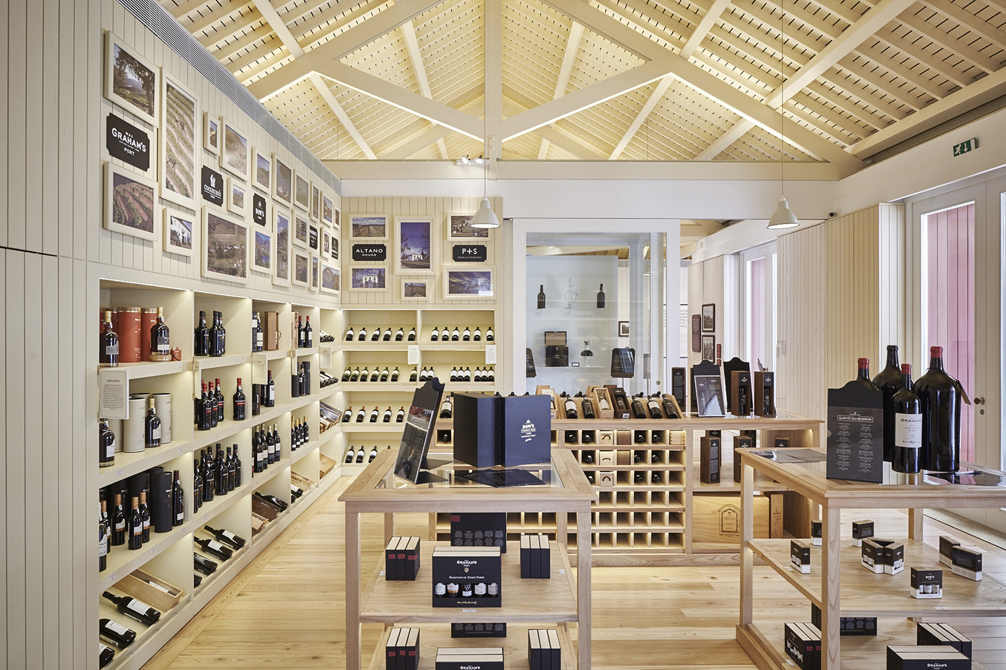 The shop where Ports and Douro DOC wines may be purchased